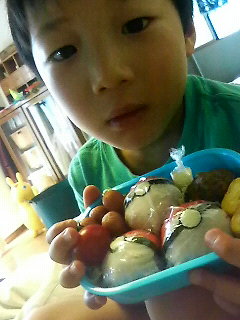 �\�E�����B